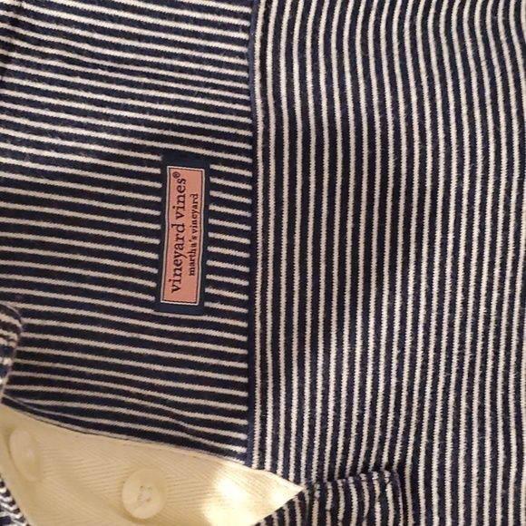 Vineyard Vines Women’s Blue White Stripe Relaxed Shep Shirt Size Medium - Picture 3 of 4